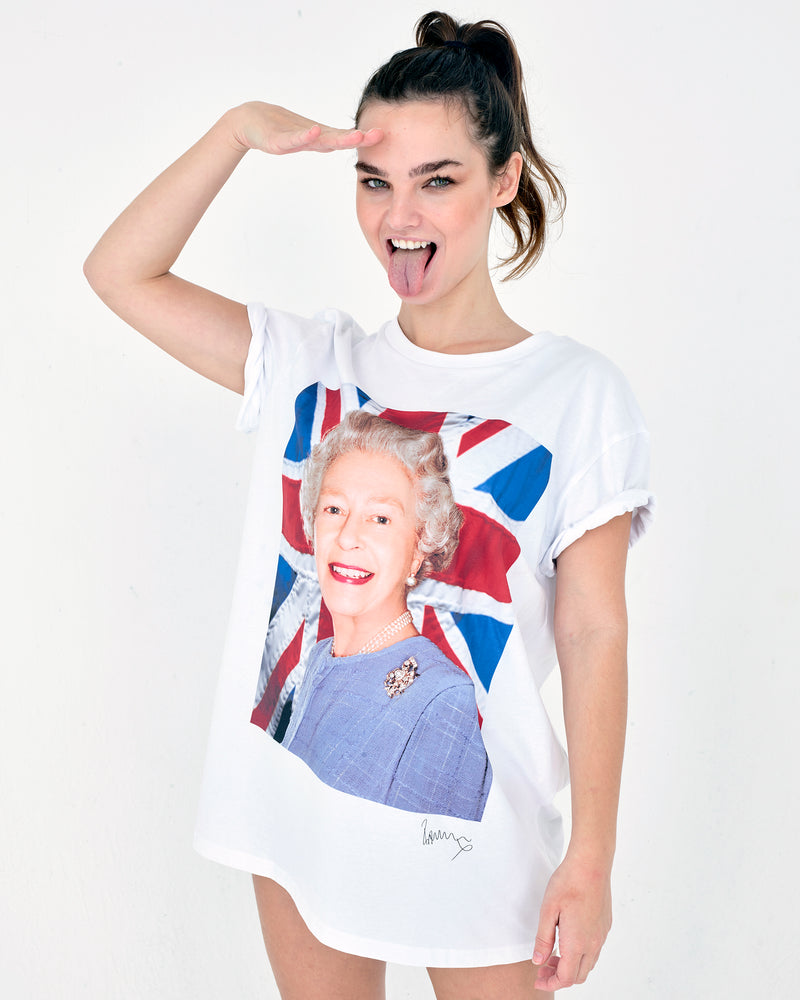 Queen Elizabeth II: Unisex Premium Classic T-Shirt